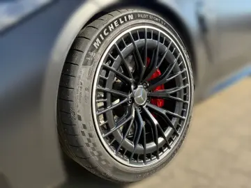 MERCEDES-BENZ AMG CLE 53 4M