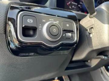 MERCEDES-BENZ AMG A 35 4M Limousine AMG