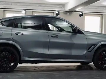 BMW X6 M Competition Drivers 360 Carbon B&W Massage
