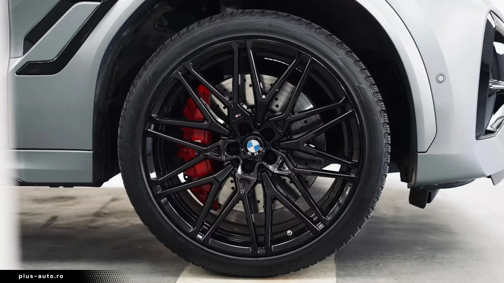BMW X6 M Competition Drivers 360 Carbon B&W Massage