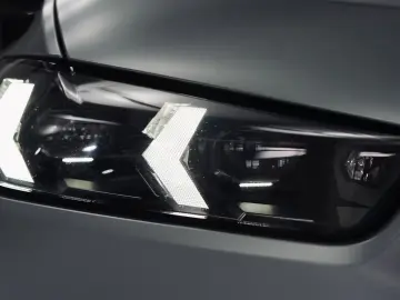 BMW X6 M Competition Drivers 360 Carbon B&W Massage