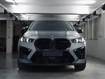 BMW X6 M Competition Drivers 360 Carbon B&W Massage