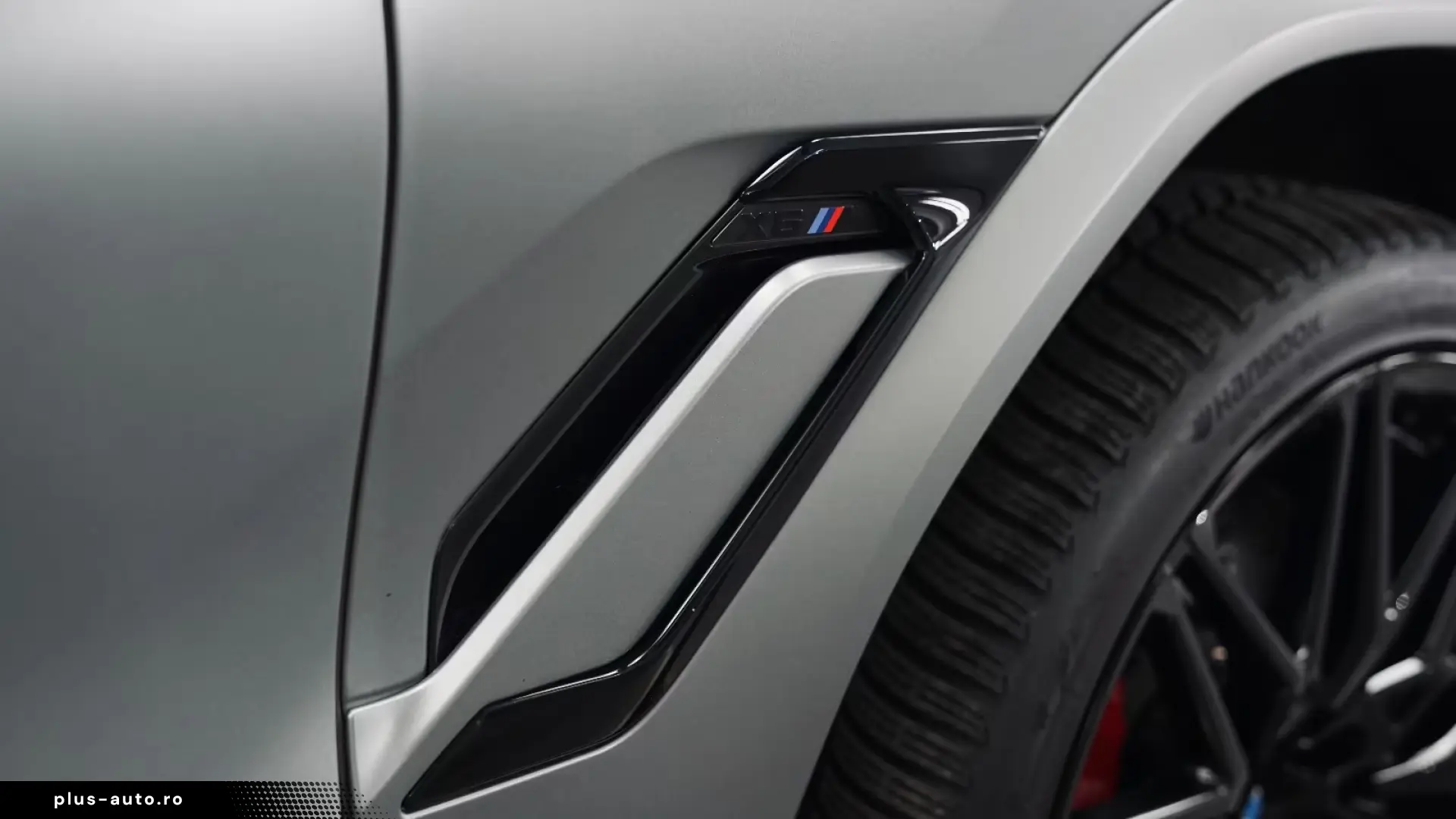 BMW X6 M Competition Drivers 360 Carbon B&W Massage