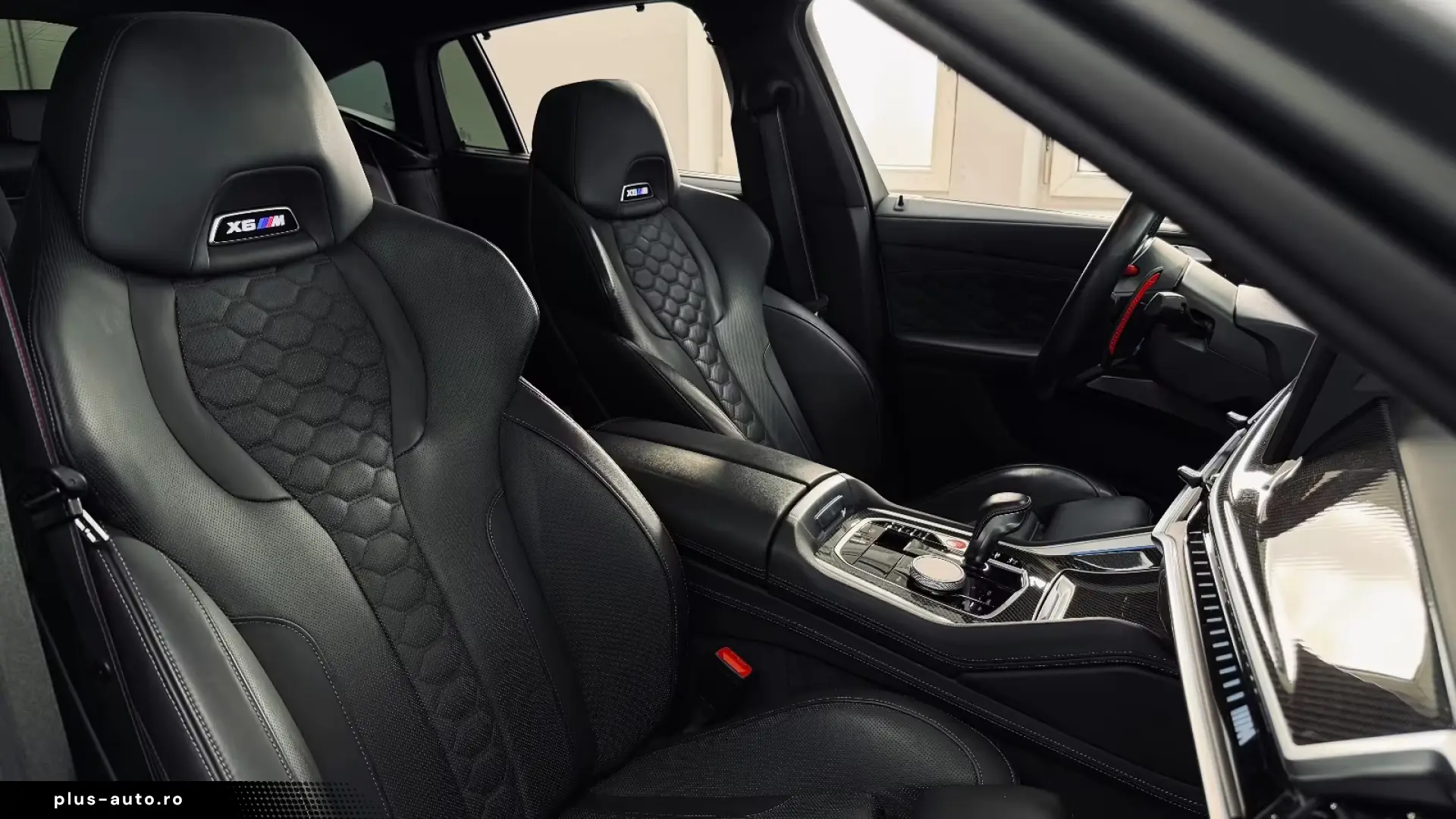 BMW X6 M Competition Drivers 360 Carbon B&W Massage