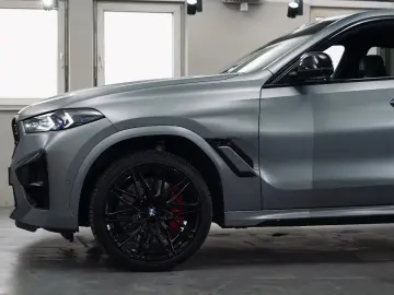 BMW X6 M Competition Drivers 360 Carbon B&W Massage