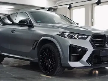BMW X6 M Competition Drivers 360 Carbon B&W Massage