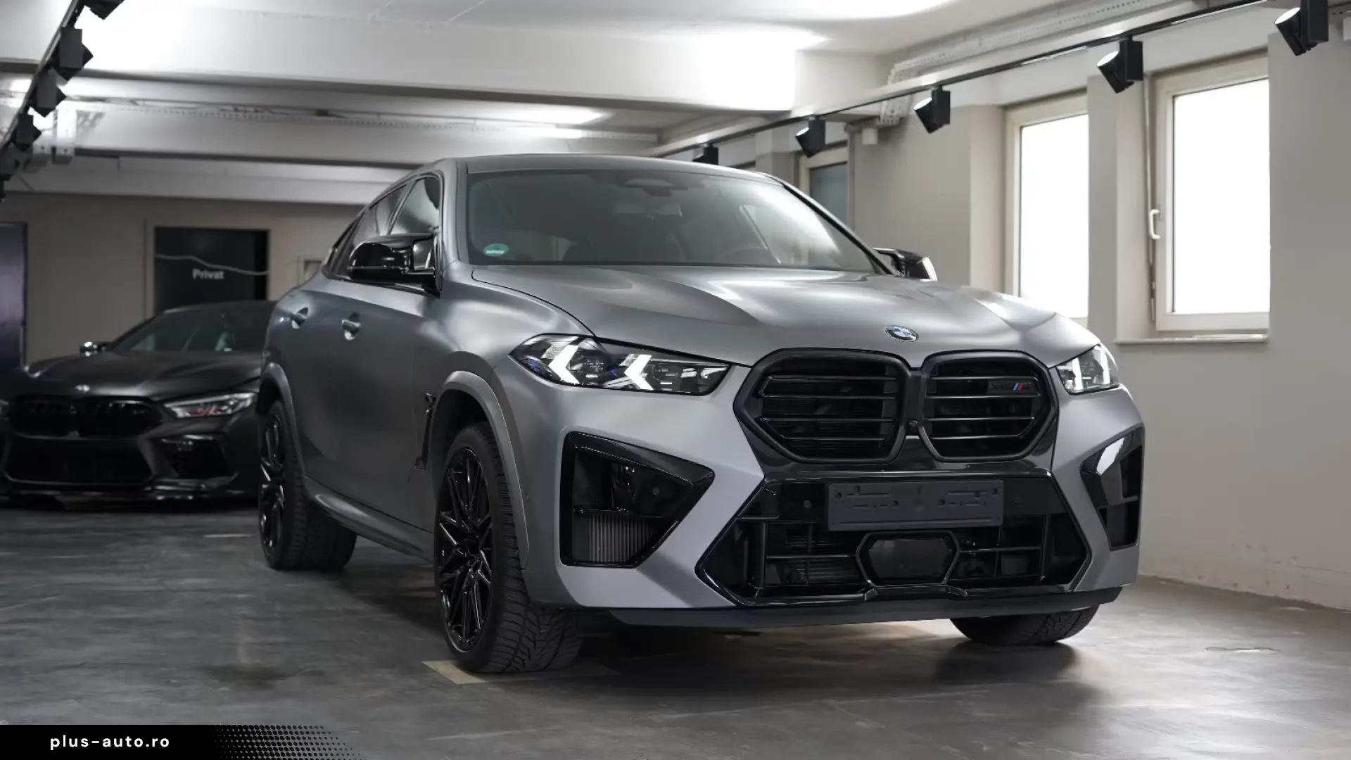 BMW X6 M Competition Drivers 360 Carbon B&W Massage