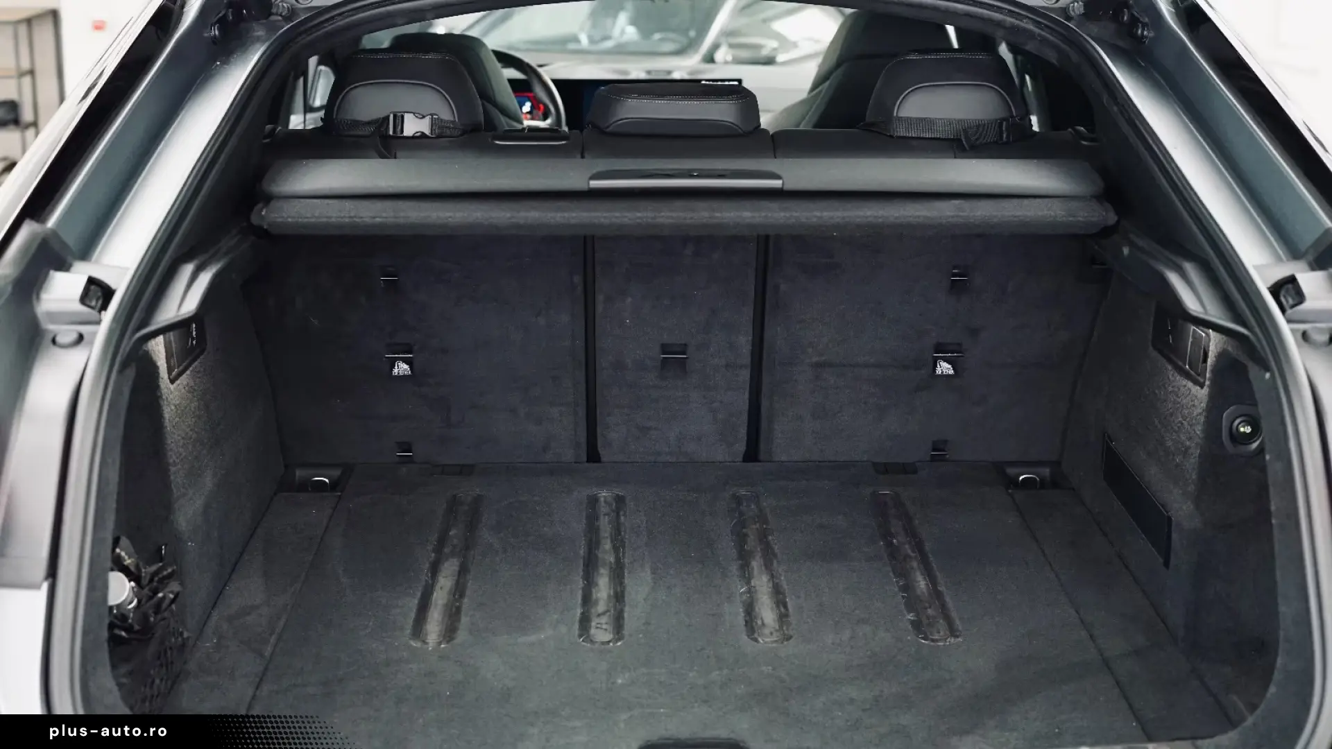 BMW X6 M Competition Drivers 360 Carbon B&W Massage