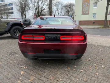 DODGE Challenger 6.2l V8 Hellcat Redeye unfallfrei!