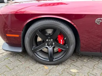 DODGE Challenger 6.2l V8 Hellcat Redeye unfallfrei!