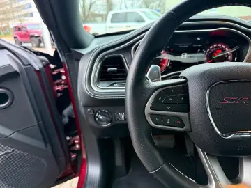 DODGE Challenger 6.2l V8 Hellcat Redeye unfallfrei!