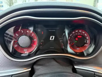 DODGE Challenger 6.2l V8 Hellcat Redeye unfallfrei!