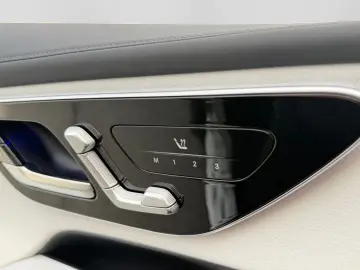 MERCEDES-BENZ GLC 300 4M AMG NIGHT DISTR LEDER AHK 360  PANO