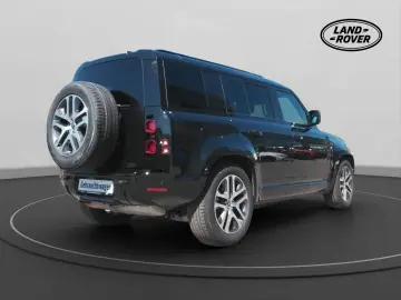 LAND ROVER Defender 110 D250 X-Dynamic SE