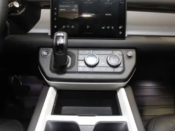 LAND ROVER Defender 110 D300 X-Dynamic SE AHK Pano HUD
