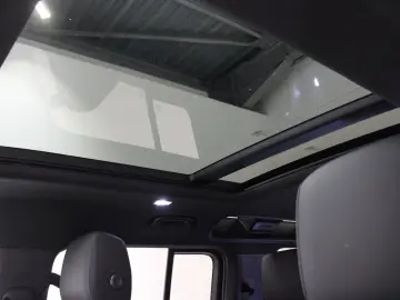 LAND ROVER Defender 110 D300 X-Dynamic SE AHK Pano HUD