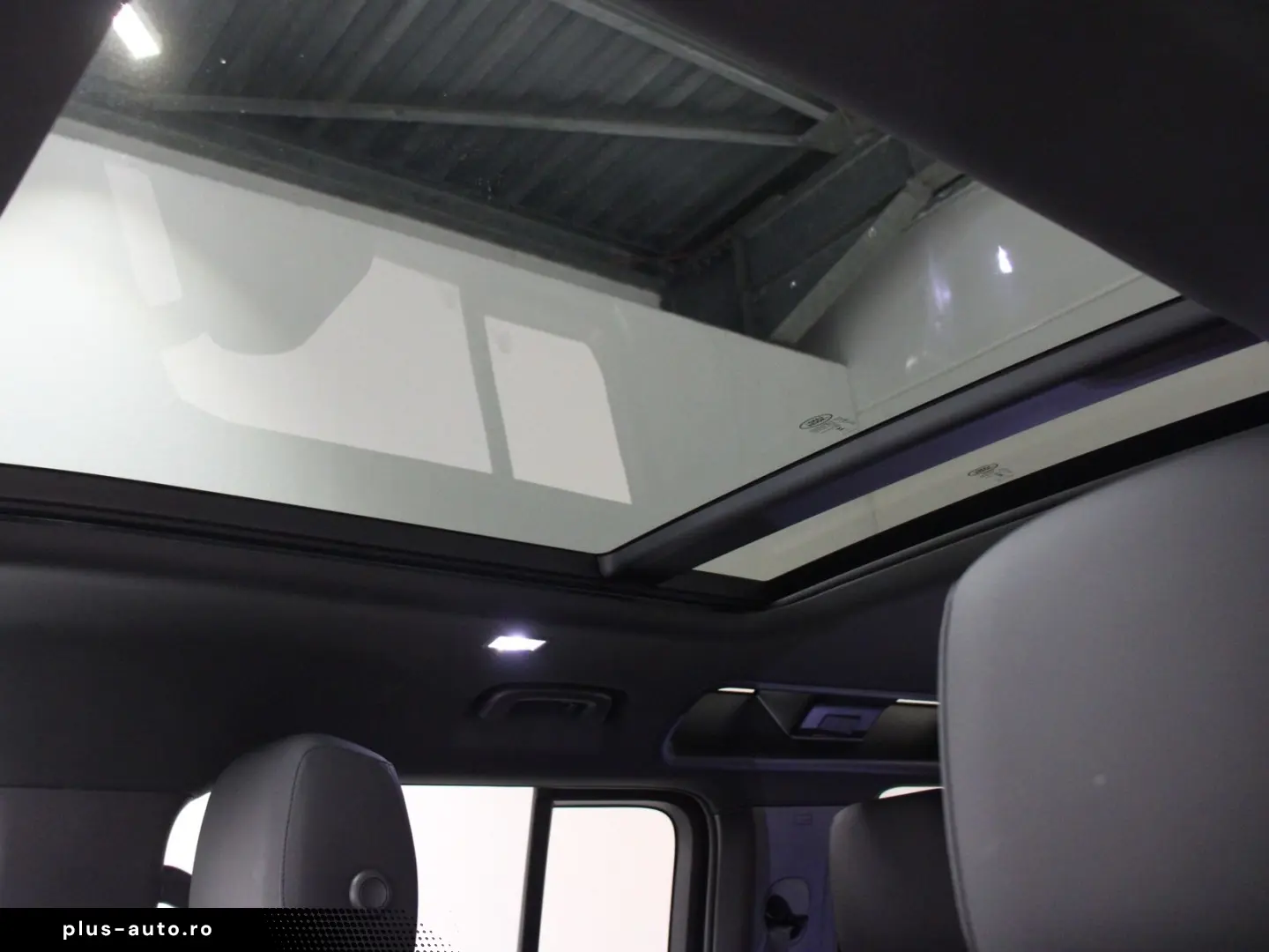 LAND ROVER Defender 110 D300 X-Dynamic SE AHK Pano HUD