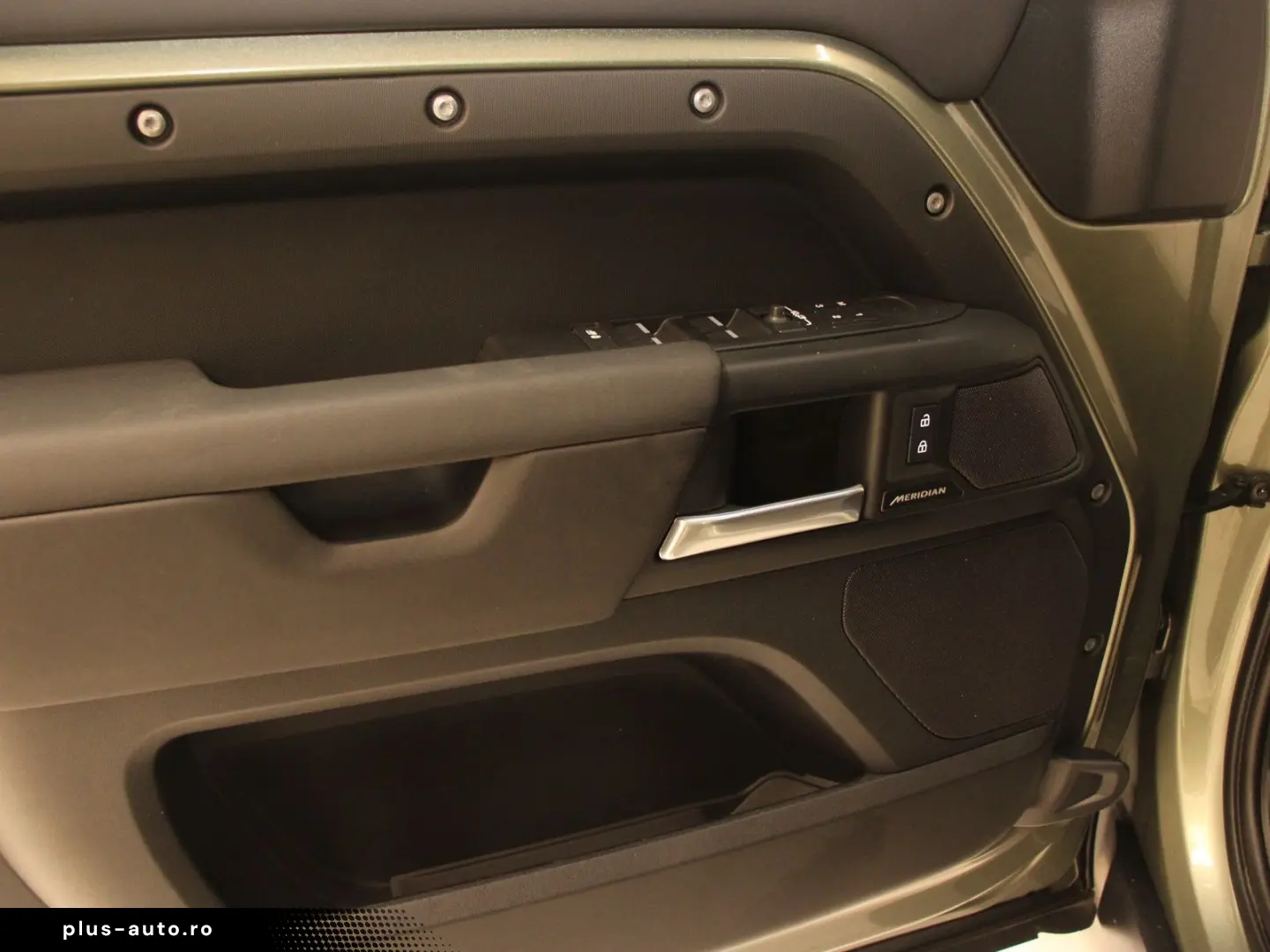 LAND ROVER Defender 110 D300 X-Dynamic SE AHK Pano HUD