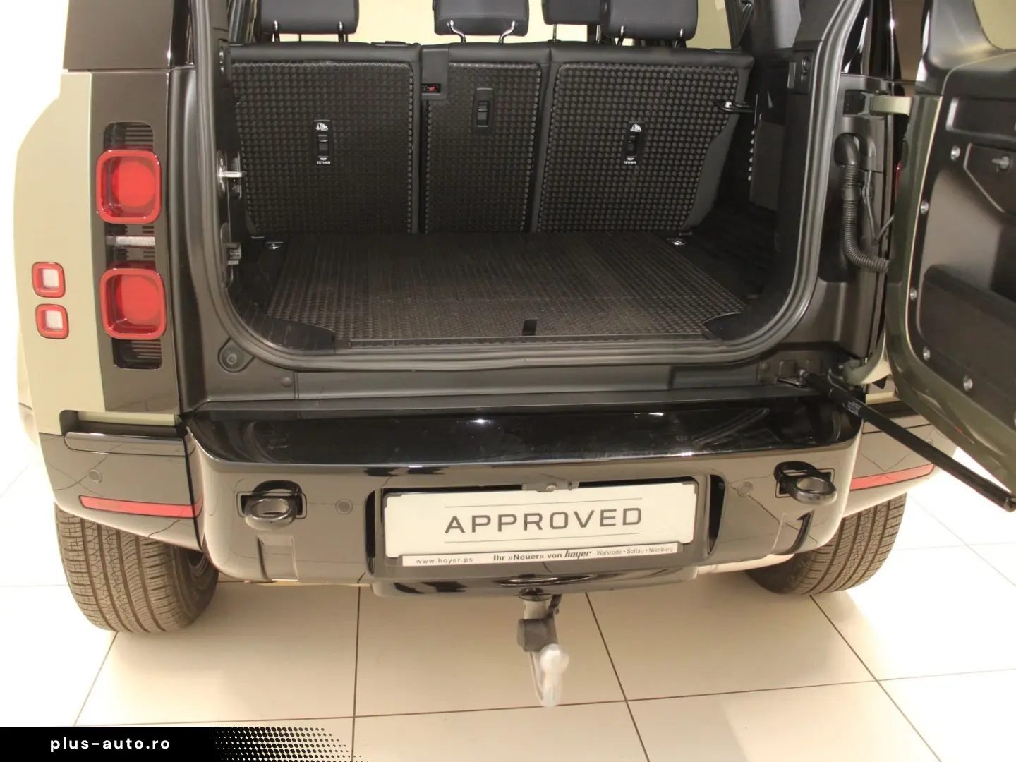 LAND ROVER Defender 110 D300 X-Dynamic SE AHK Pano HUD
