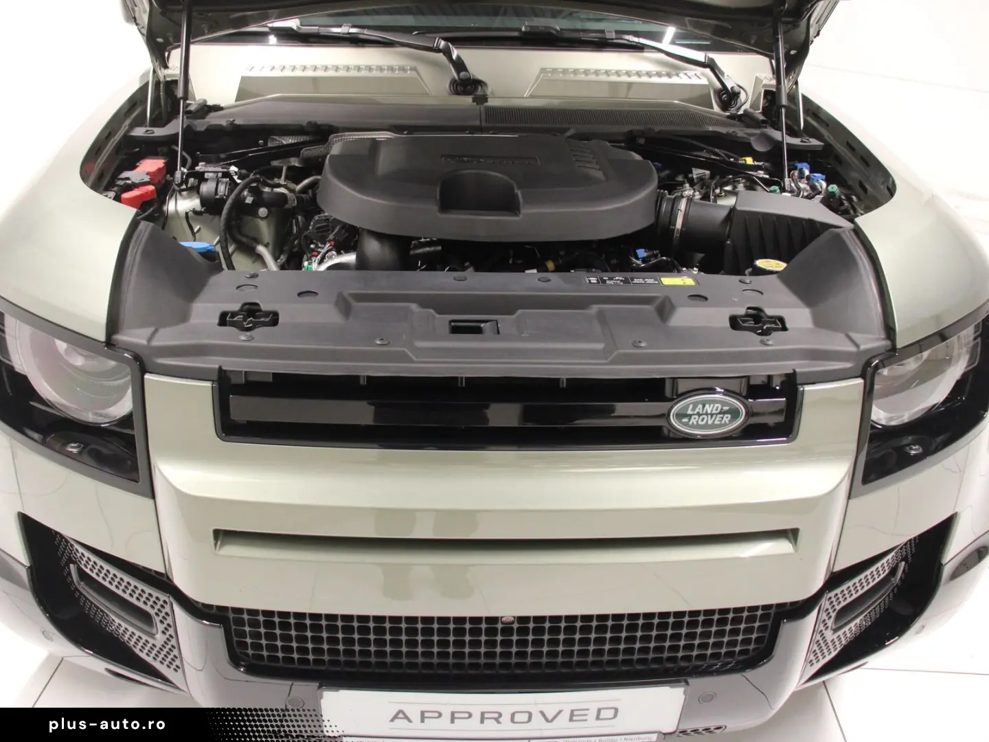 LAND ROVER Defender 110 D300 X-Dynamic SE AHK Pano HUD
