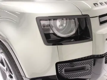 LAND ROVER Defender 110 D300 X-Dynamic SE AHK Pano HUD
