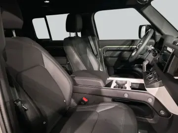 LAND ROVER Defender 110 D300 X-Dynamic SE