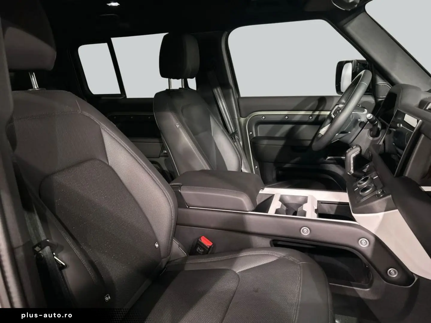 LAND ROVER Defender 110 D300 X-Dynamic SE