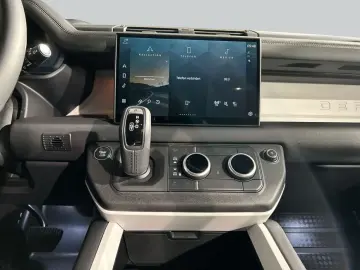 LAND ROVER Defender 110 D300 X-Dynamic SE