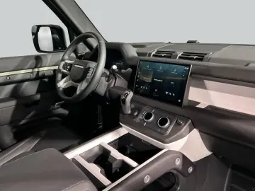 LAND ROVER Defender 110 D300 X-Dynamic SE