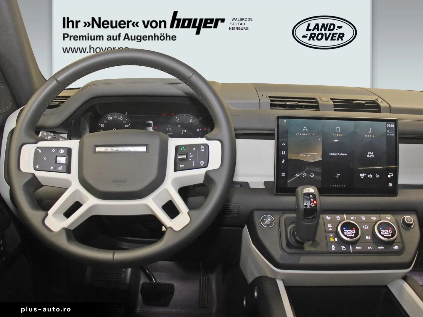 LAND ROVER Defender 110 D300 X-Dynamic SE AHK Pano Head-Up