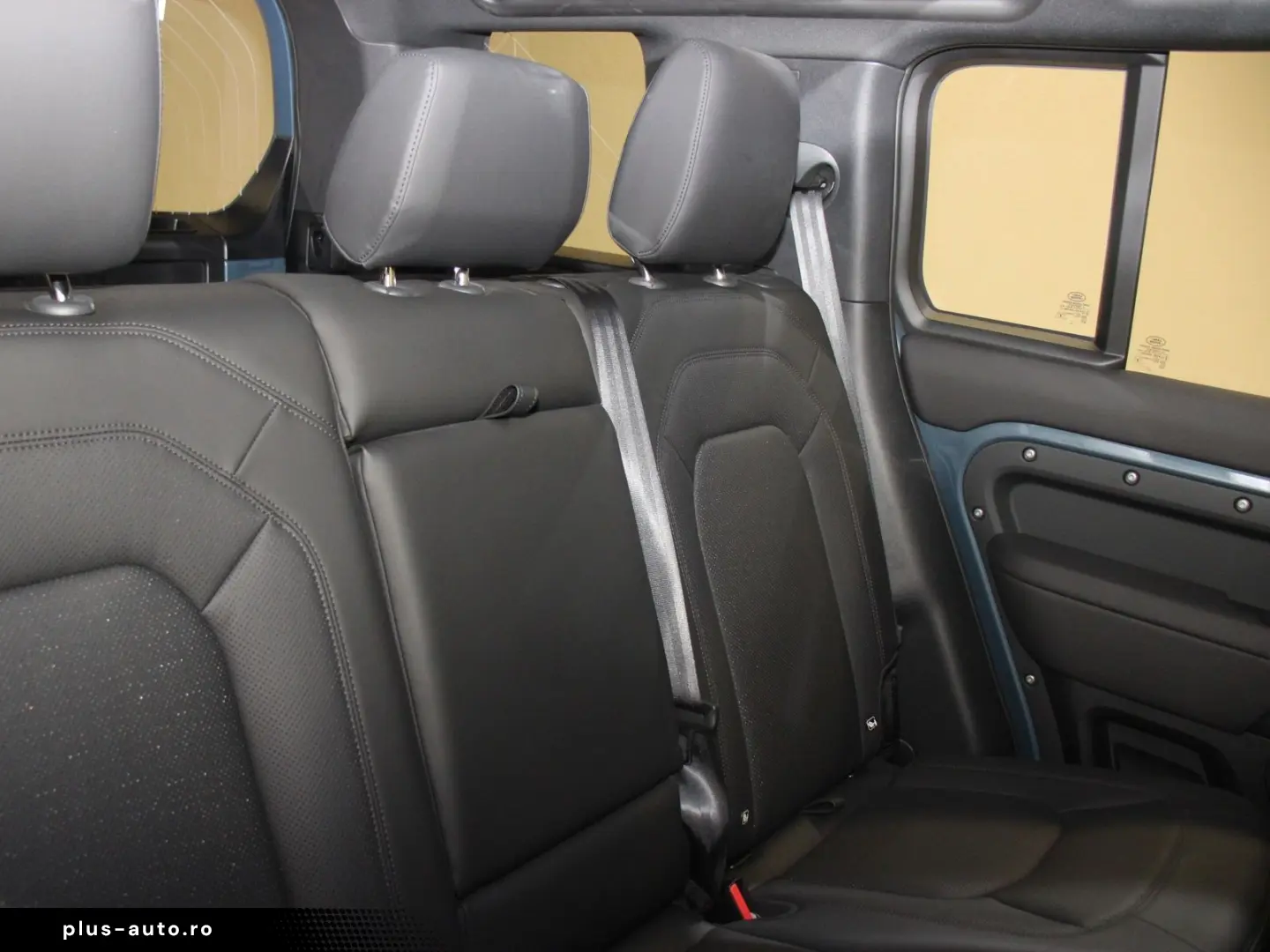 LAND ROVER Defender 110 D300 X-Dynamic SE AHK Pano Head-Up