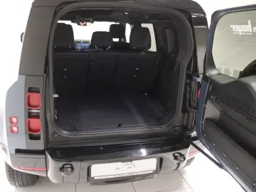 LAND ROVER Defender 110 D300 X-Dynamic SE AHK Pano Head-Up