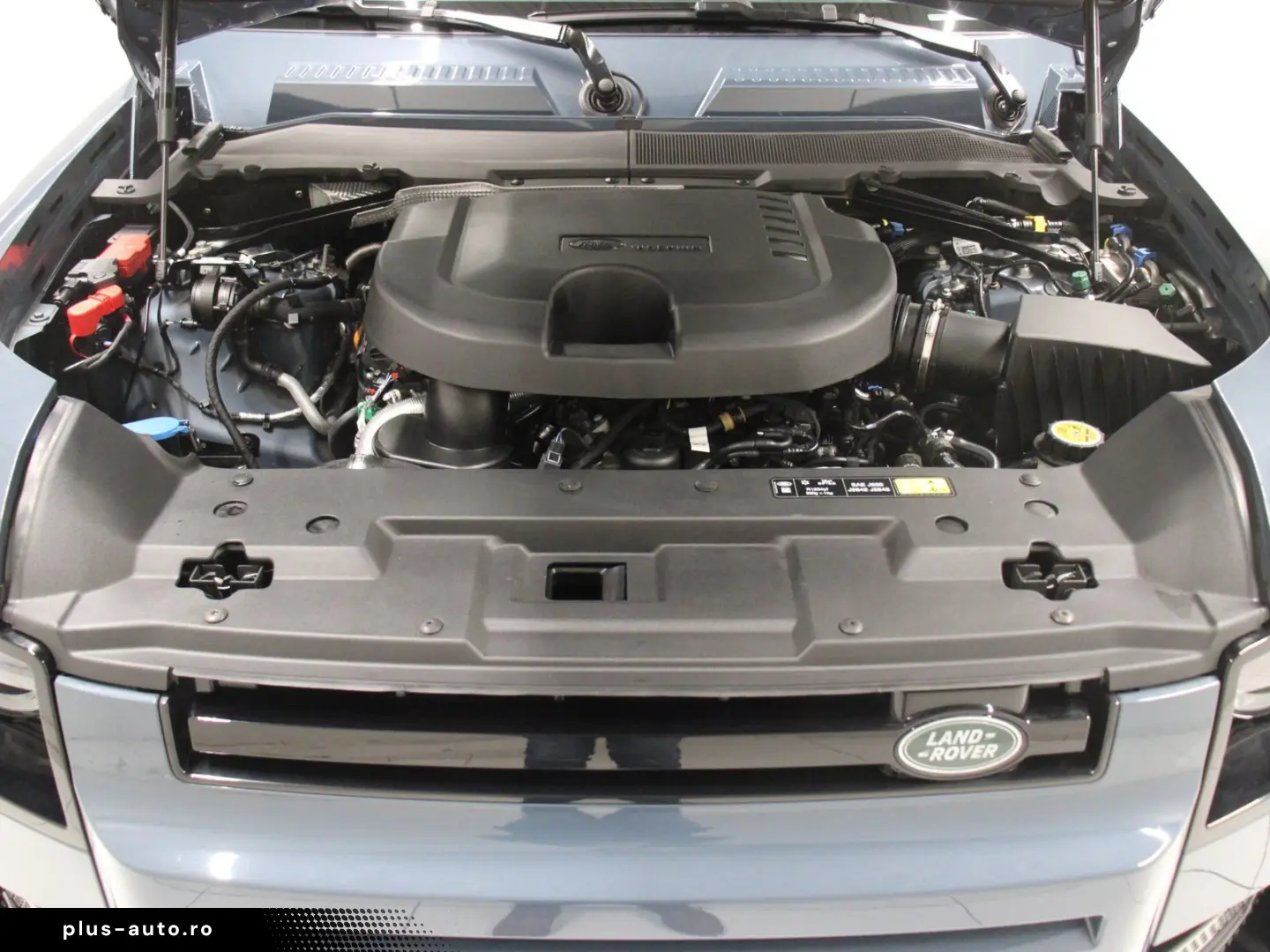 LAND ROVER Defender 110 D300 X-Dynamic SE AHK Pano Head-Up