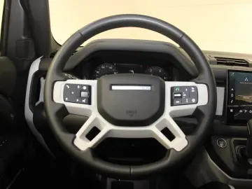 LAND ROVER Defender 110 D300 X-Dynamic SE AHK Pano Head-Up