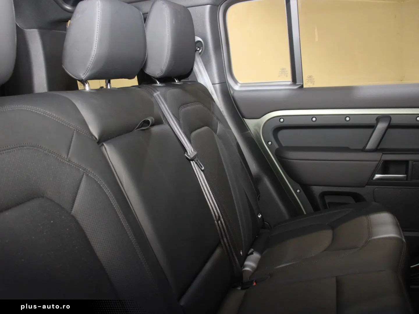 LAND ROVER Defender 110 D300 X-Dynamic SE AHK Pano HUD