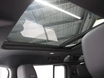 LAND ROVER Defender 110 D300 X-Dynamic SE AHK Pano HUD
