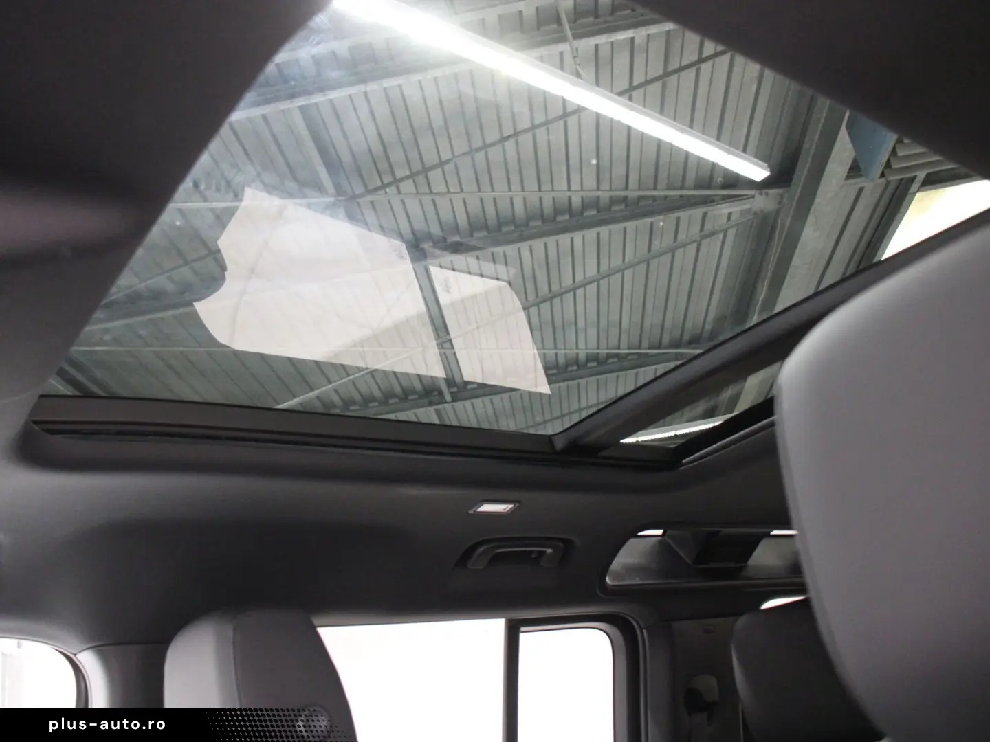 LAND ROVER Defender 110 D300 X-Dynamic SE AHK Pano HUD
