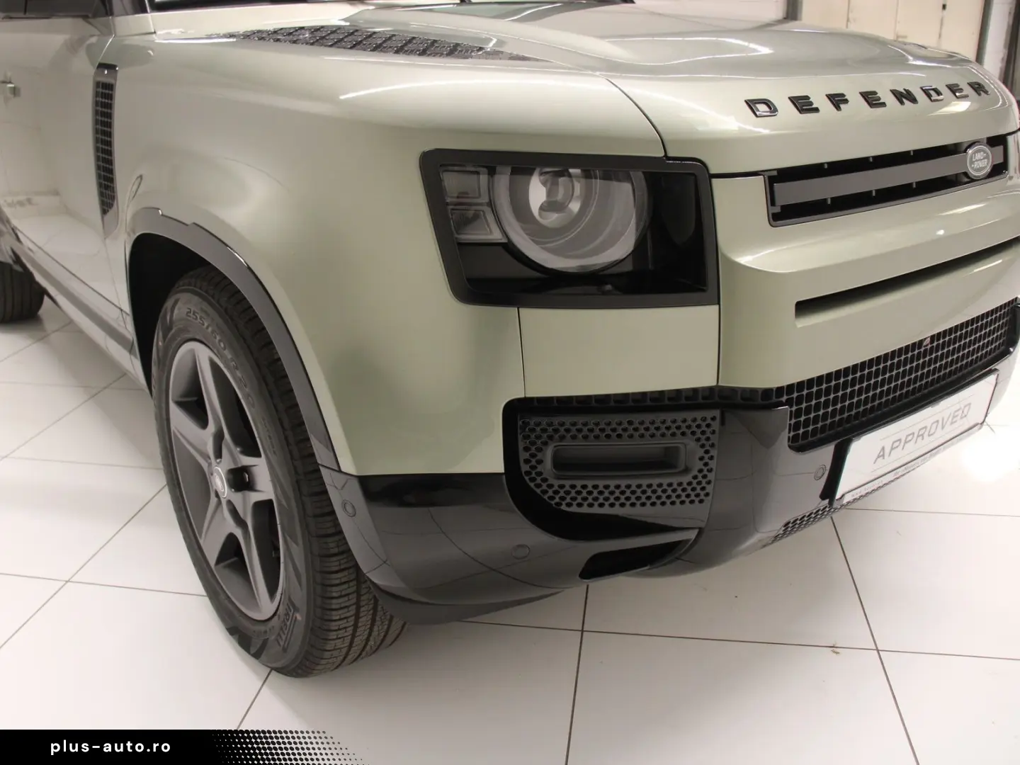 LAND ROVER Defender 110 D300 X-Dynamic SE AHK Pano HUD