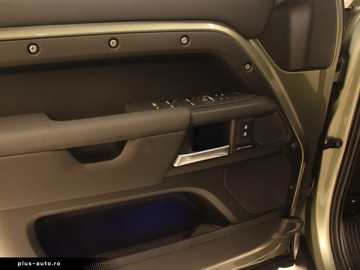 LAND ROVER Defender 110 D300 X-Dynamic SE AHK Pano HUD