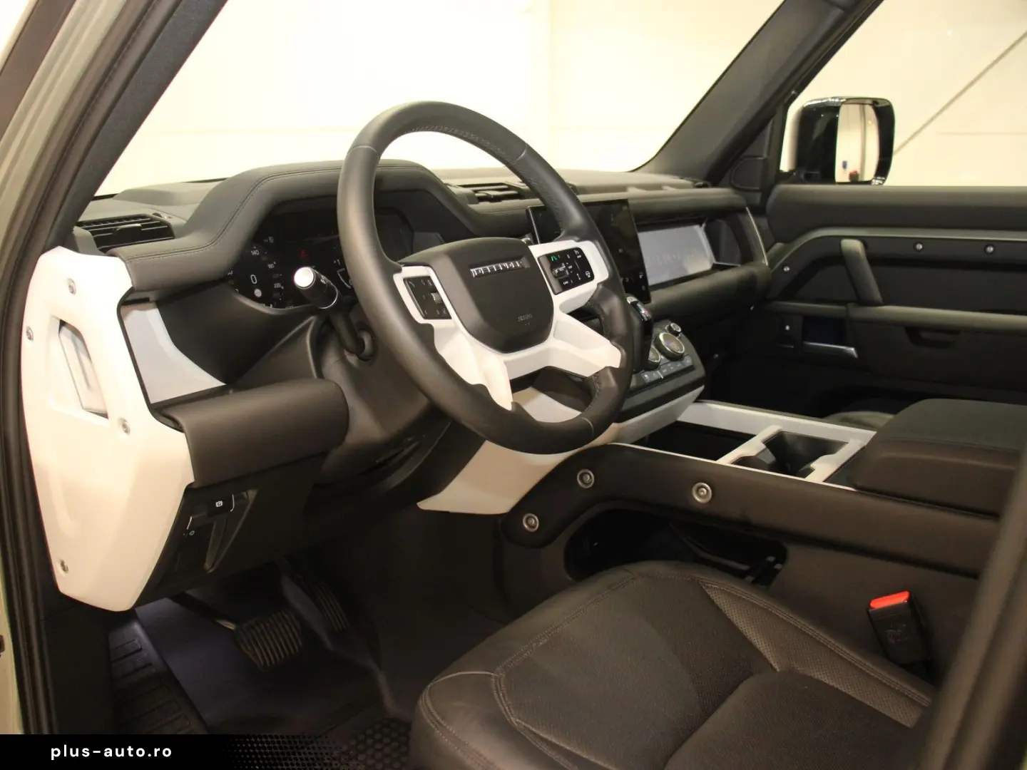 LAND ROVER Defender 110 D300 X-Dynamic SE AHK Pano HUD