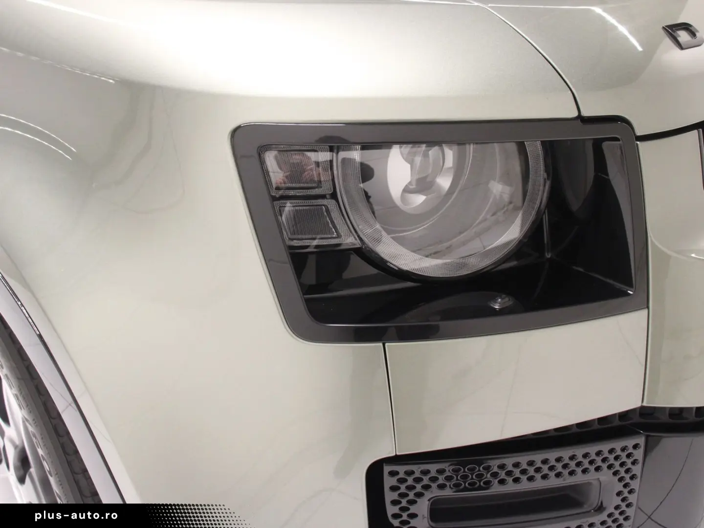 LAND ROVER Defender 110 D300 X-Dynamic SE AHK Pano HUD