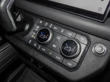 LAND ROVER Defender 110 V8 P525 HUD Luftfederung AD Niveau