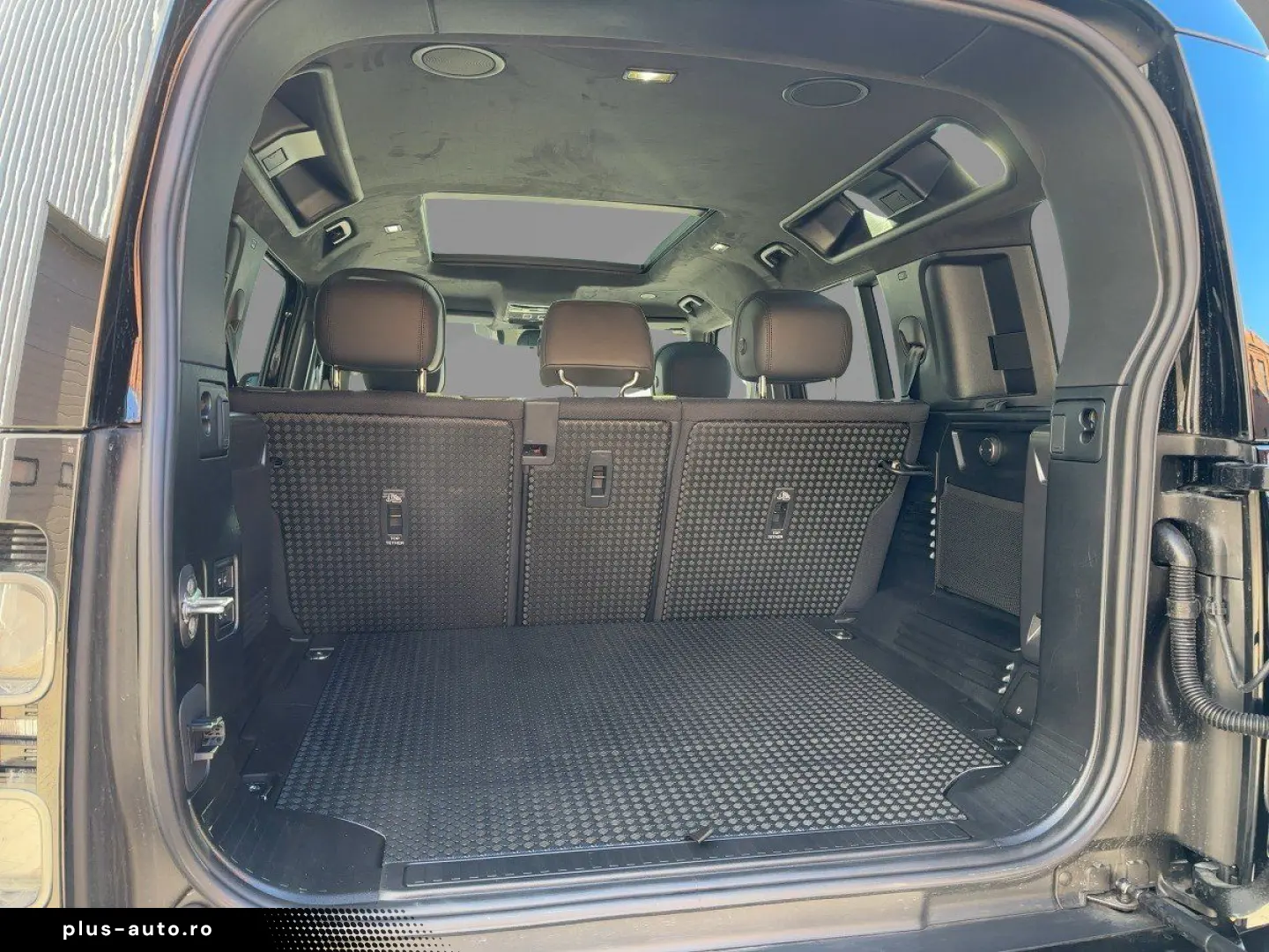 LAND ROVER DEFENDER 110 P425 X AUT KlimaA LM SoundSys