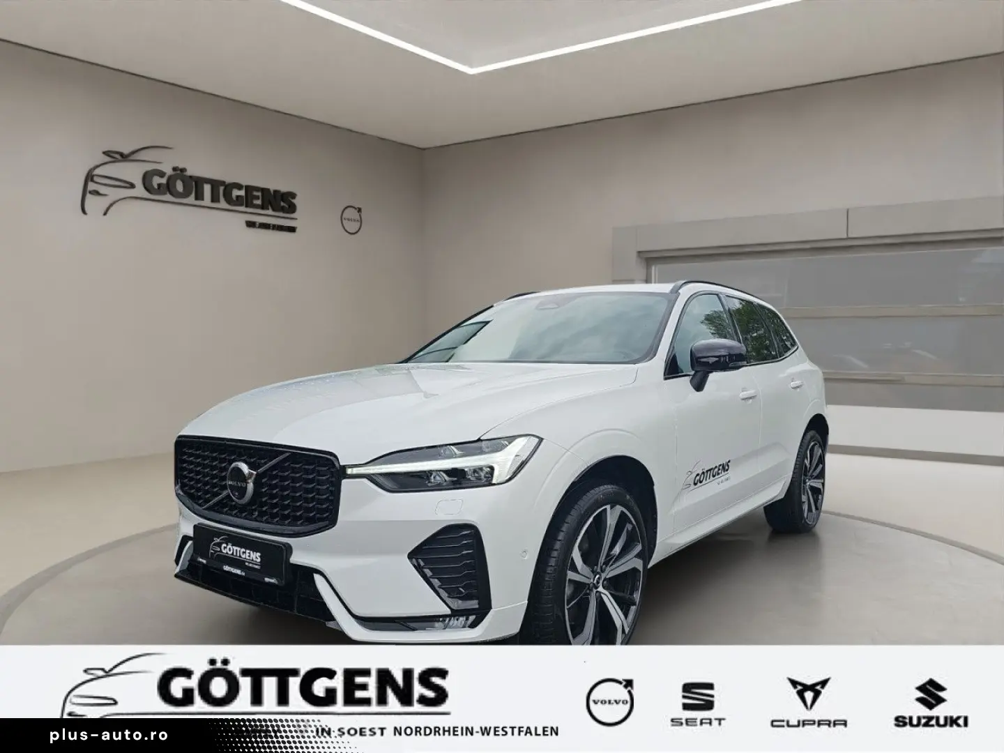 VOLVO XC60 B5 AWD Plus Dark LUFT PANO HUD LM21 360