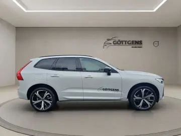 VOLVO XC60 B5 AWD Plus Dark LUFT PANO HUD LM21 360