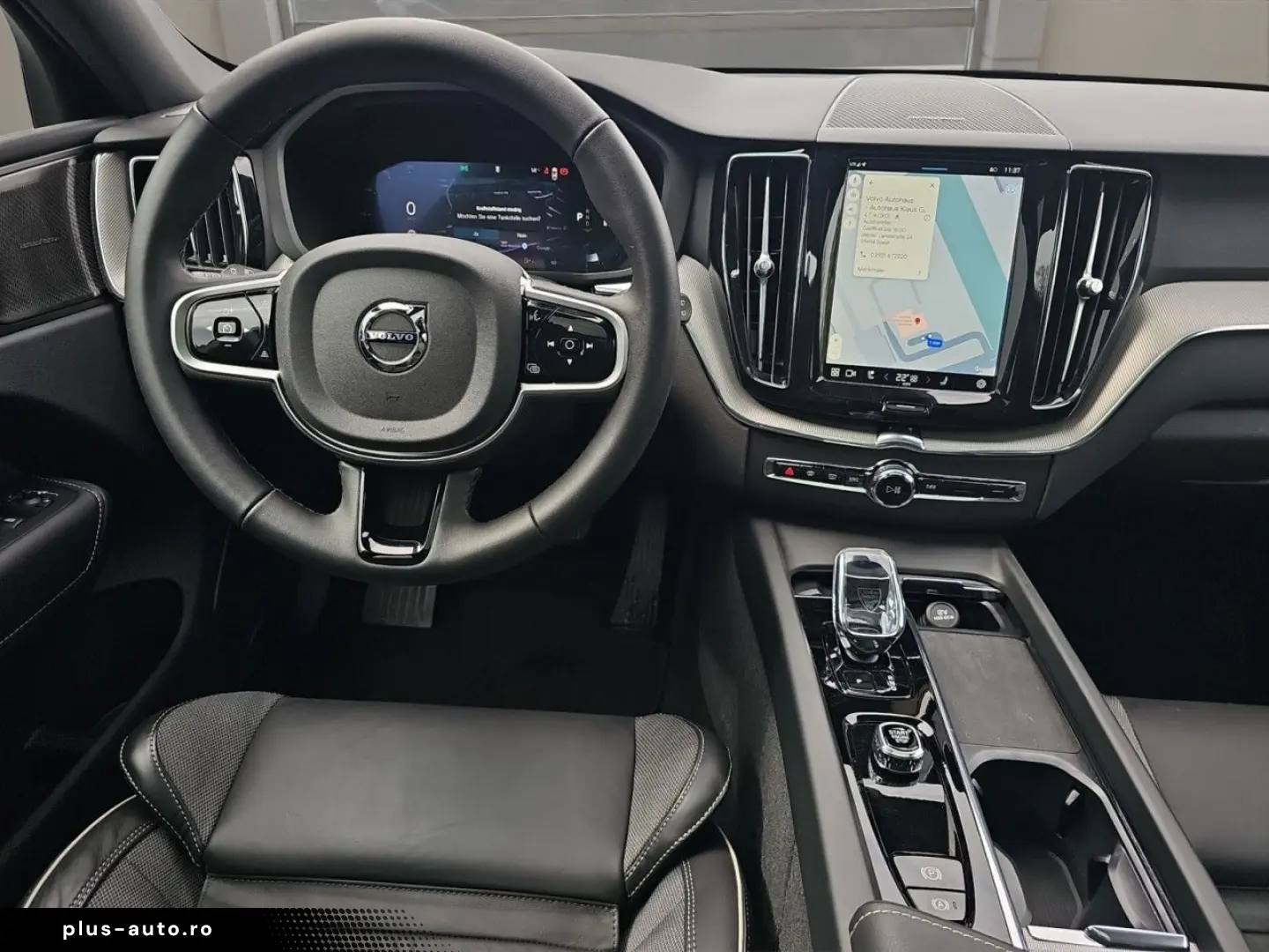 VOLVO XC60 B5 AWD Plus Dark LUFT PANO HUD LM21 360