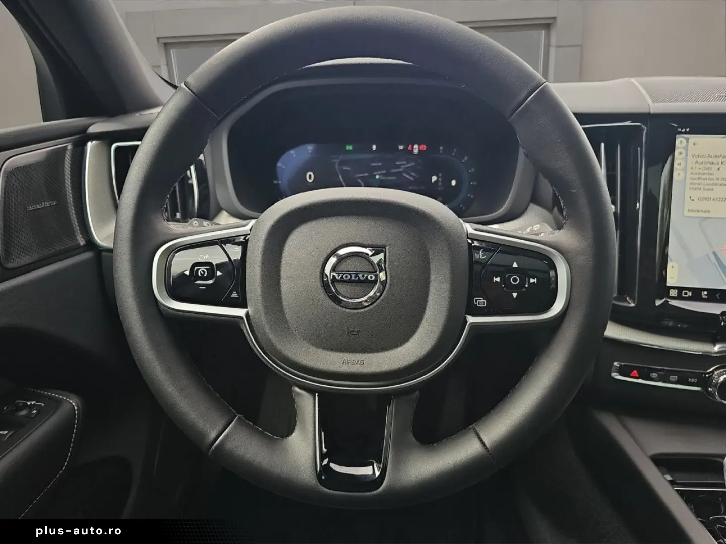 VOLVO XC60 B5 AWD Plus Dark LUFT PANO HUD LM21 360