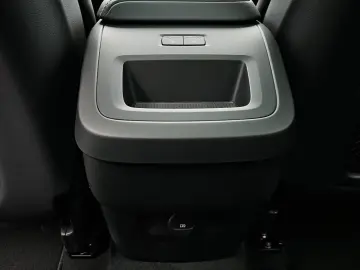 VOLVO XC60 B5 AWD Plus Dark LUFT PANO HUD LM21 360