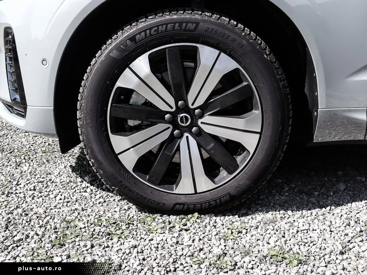 VOLVO XC60 Plus Dark Recharge Plug-In Hybrid AWD T8 Tw