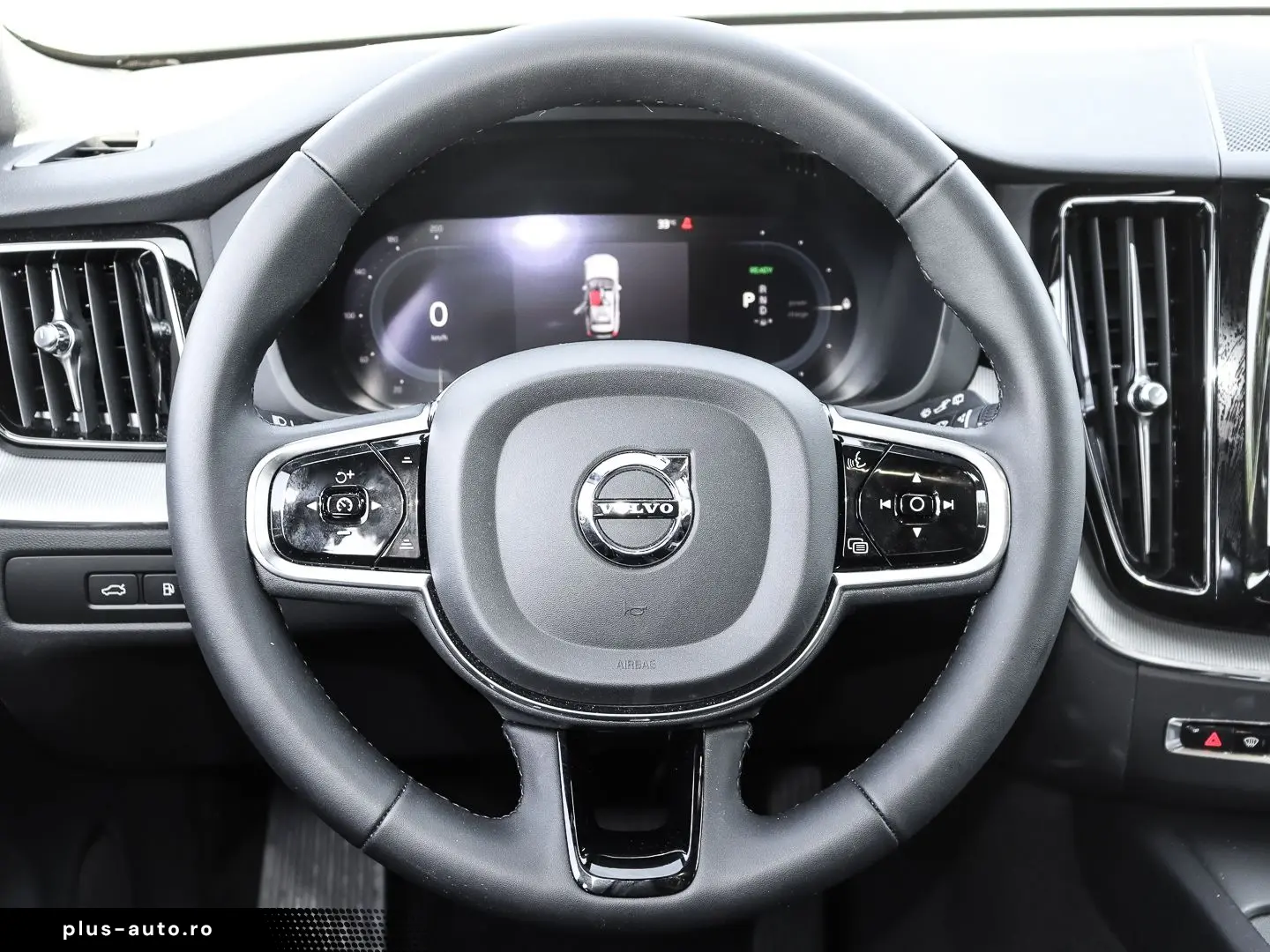 VOLVO XC60 Plus Dark Recharge Plug-In Hybrid AWD T8 Tw